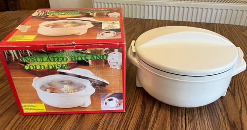 Serving dish with locking lid - with,